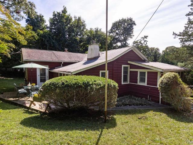 16 Garden Drive