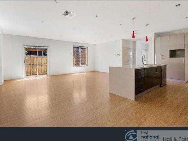 16 Georgetown Way, Officer