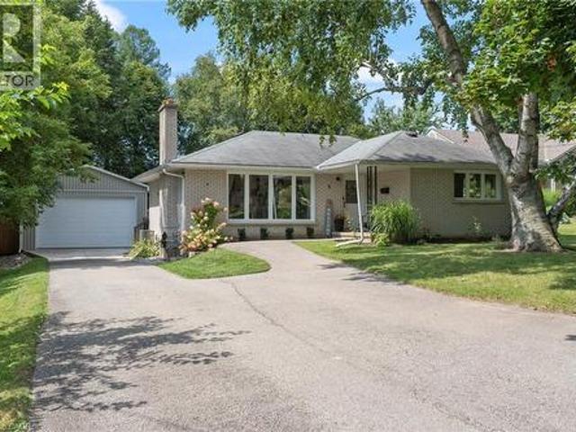 16 Gibson Drive, Simcoe, ON, N3Y 3L2 house for sale | Listing ID 40857 | Royal LePage
