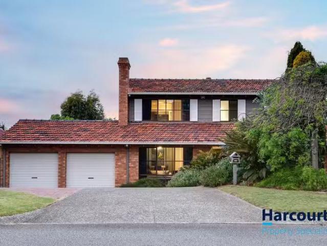 16 Goddard Way, BULL CREEK, WA 6149 House for Rent