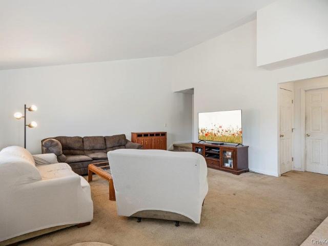16 Gores Drive