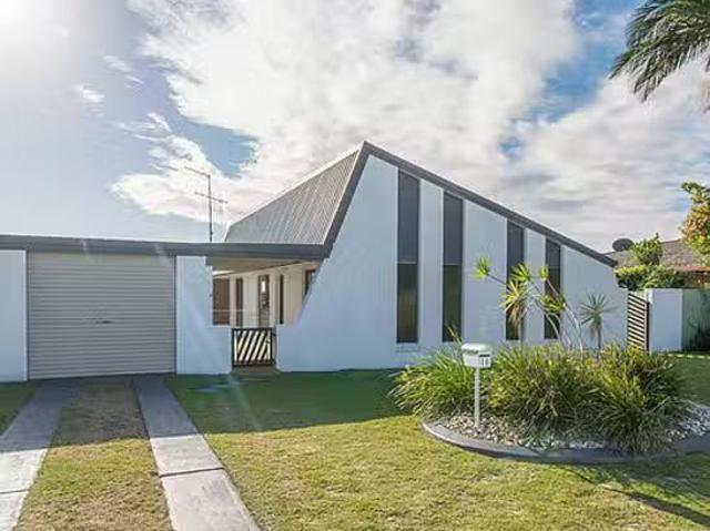16 Gray Avenue, Bundaberg South, QLD 4670
