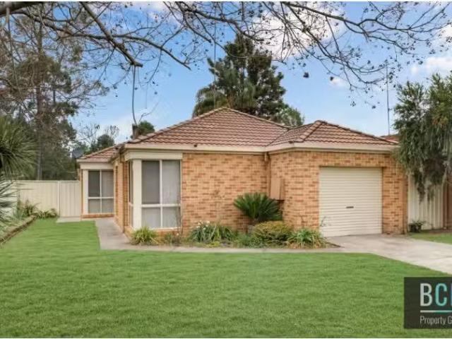 16 Grainger Place, North Richmond House for rent Listed by Al.