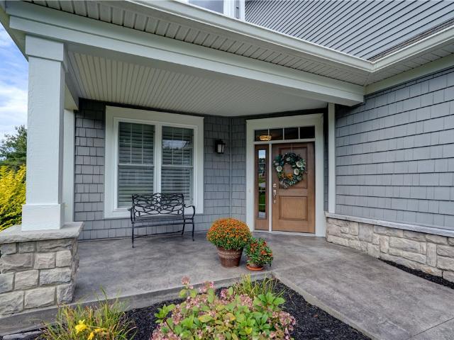 16 Greenpoint Trail