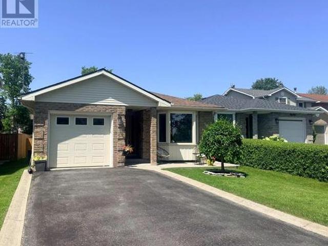 16 Grenadier Drive, Kingston. East Incl Barret Crt, ON, K7K 6E8 house for sale | Listing ID X13522 | Royal LePage
