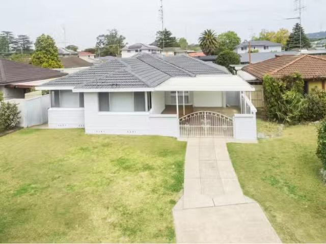 16 Gwandalan Street, Emu Plains House for rent Listed by Geor.
