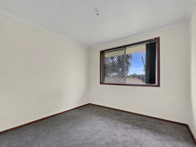 16 Hammond Place, Spalding – Spacious Three Bedroom Home