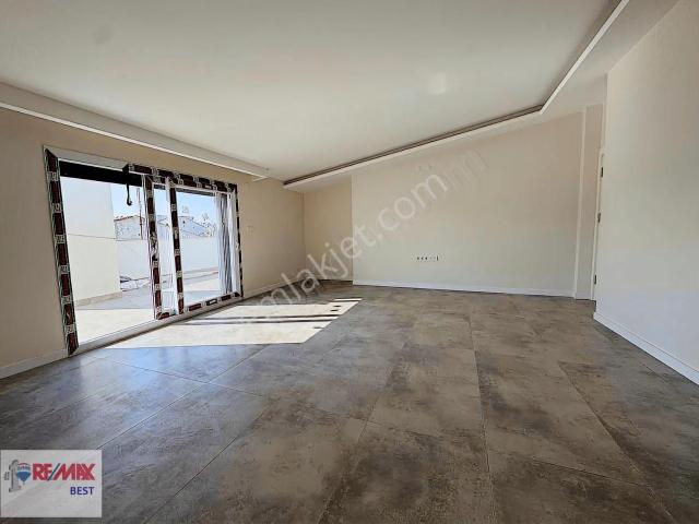 16 Hakan Büyükten Karşıyaka Çarşı Yürüme Mesafesi3+1dublex Daire
