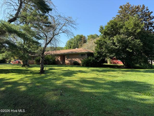 16 Hemlock Way