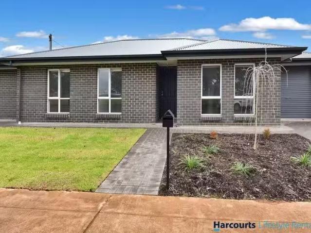 16 Hill Street, WOODVILLE SOUTH, SA 5011 House for Rent