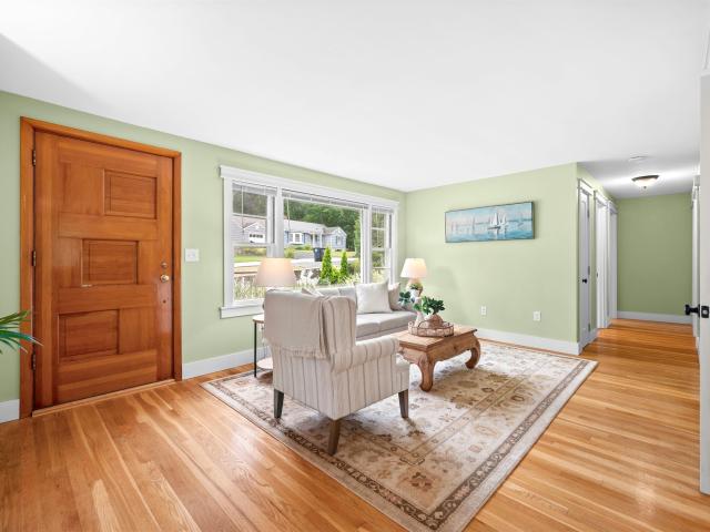 16 Hillside Drive