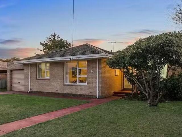 16 Hodges Street, Shoalwater, WA 6169