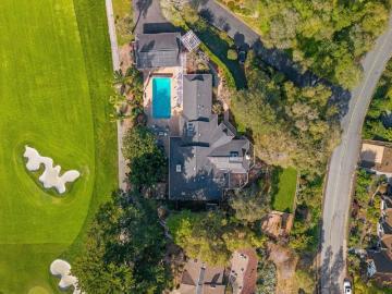 16 Hollins Drive