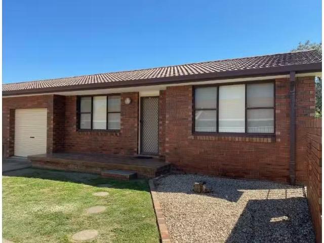 1/6 Hunt Street, TAMWORTH Apartment for rent Listed by Wendy.