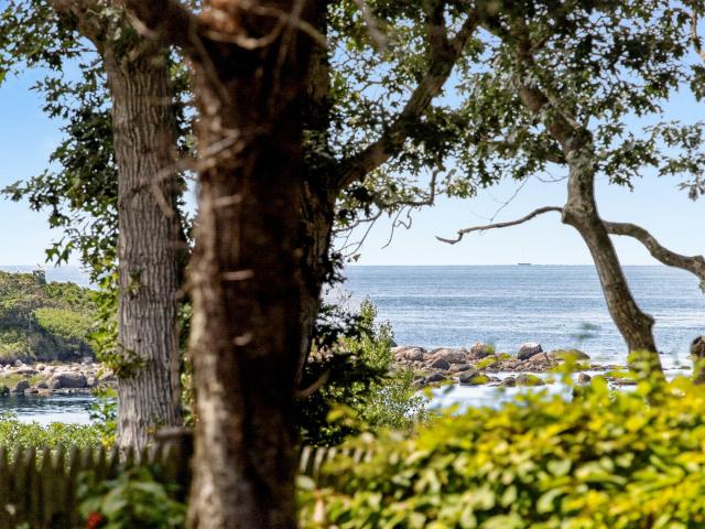 16 Jetty Lane