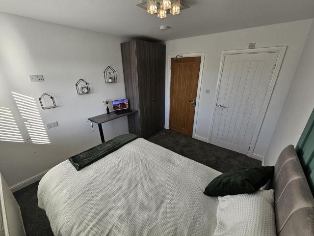 16 Keats Way, Peterborough, 1 bed in a house share to rent £542 pcm £125 pw