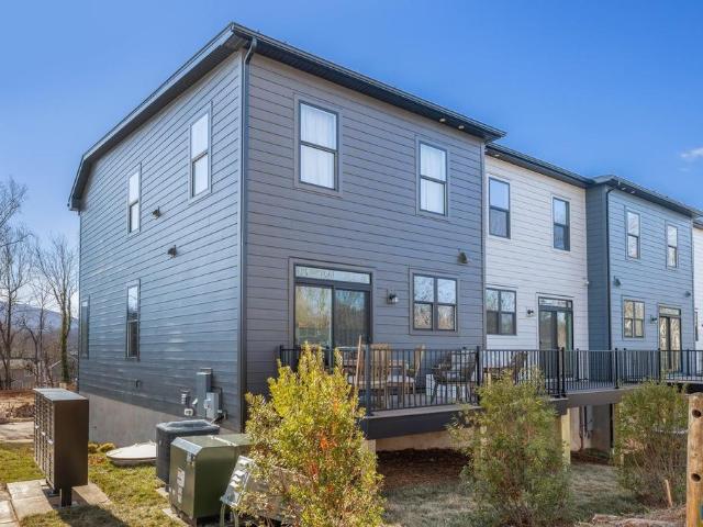 16 Keene Ct