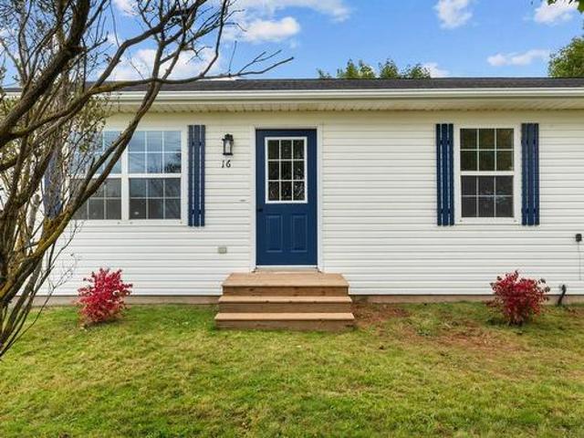 16 Kingston Road, Cornwall, PE, C0A 1H8 house for sale | Listing ID 202623 | Royal LePage