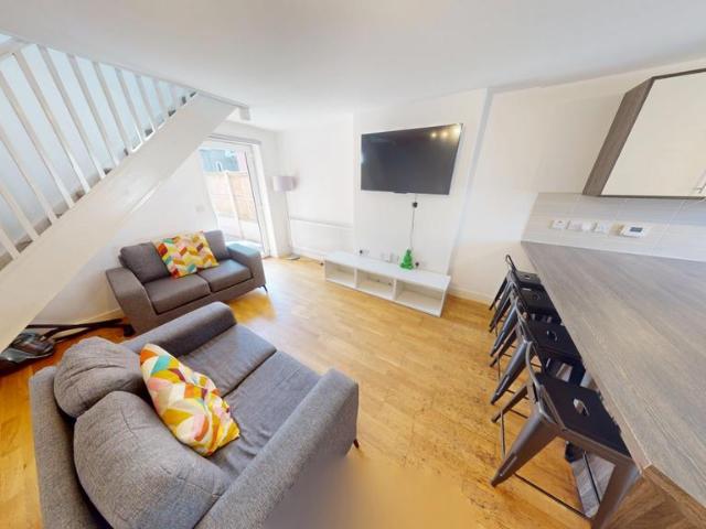 16 Kilbourn Street, Nottingham, NG3 1BS 4 bed townhouse to rent £2,808 pcm £648 pw