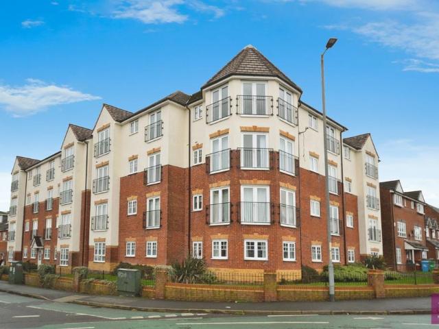16 Kilmaine Avenue, Manchester M9 2 bed flat to rent £950 pcm £219 pw