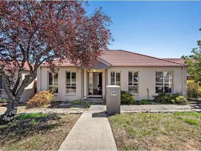 16 Lampard Circuit, BRUCE Townhouse for rent Listed by Madeli.