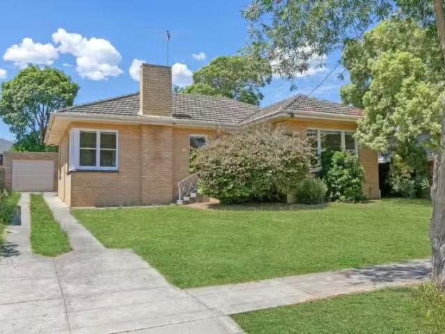 16 Ladd Street, Watsonia VIC 3087 House For Lease