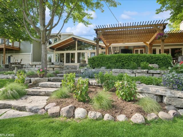 16 Lagoon Drive