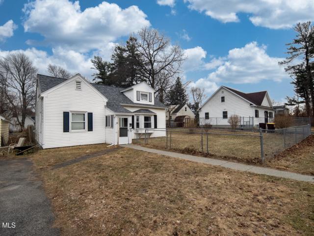 16 Lake Road