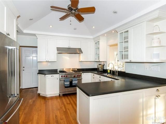 16 Lawn Street, Rowayton, United States, CT