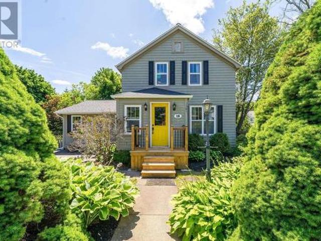 16 Lawnwood Avenue, Halifax, NS, B3N 1E7 house for sale | Listing ID 202617 | Royal LePage