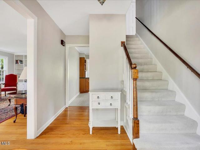 16 Longwood Drive