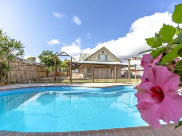 16 Lochmaben Court, Beaconsfield Elevated Elegance in Pristine Condition