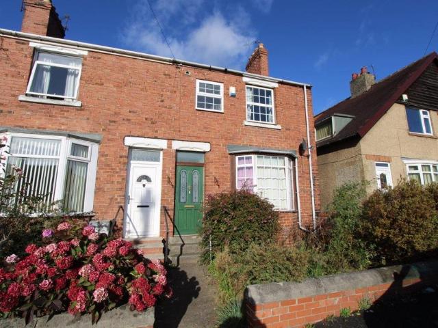 16 Lowes Barn Bank, Nevilles Cross 4 bed private hall to rent £542 pcm £125 pw