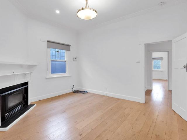 16 Lucan St, Caulfield North