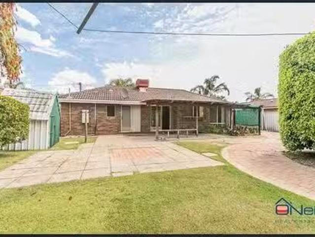 16 Mandarin Way, Seville Grove, WA 6112