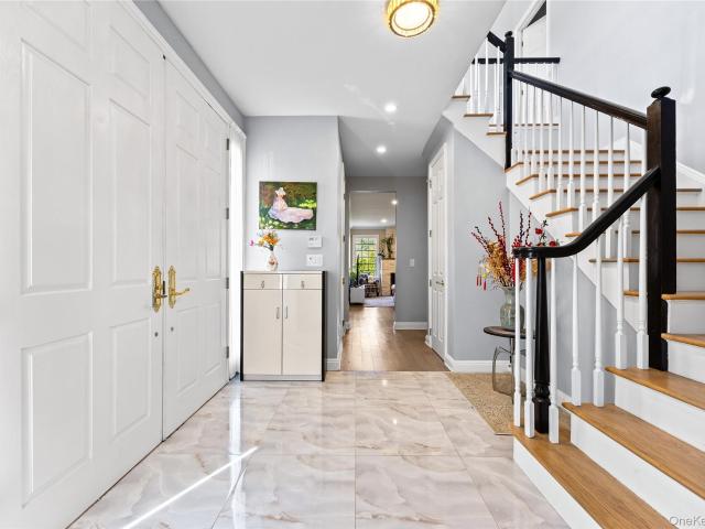 16 Mackay Way
