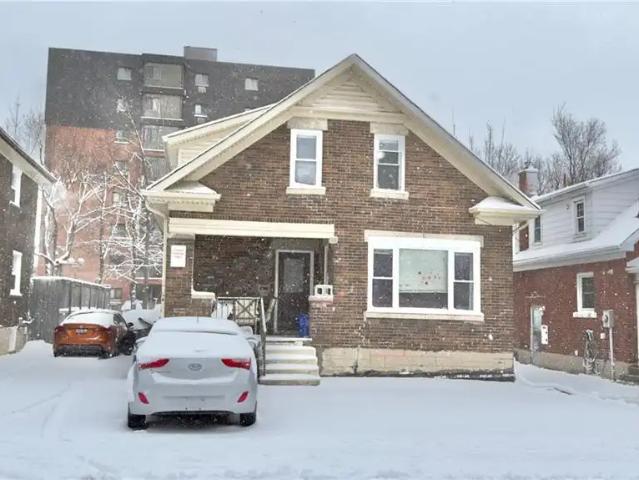 16 MARSHALL Street
