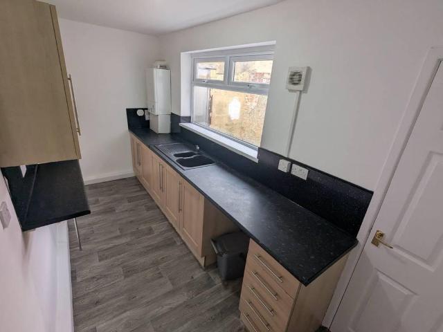 16, Melrose Street TS25 2 bed terraced house to rent £475 pcm £110 pw