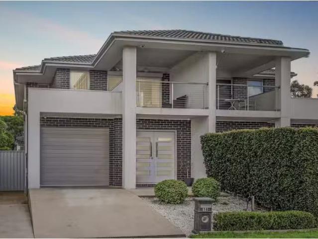 16 Merle Street, CHESTER HILL Townhouse for rent Listed by Rh.