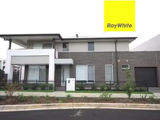 16 Mirbelia Street, DENHAM COURT House for rent Listed by Che.