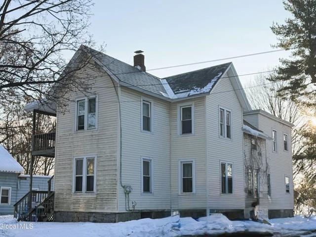 16 Montcalm St, Glens Falls, NY 12801