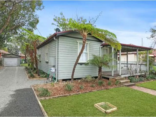 16 Montague Street, FAIRY MEADOW House for rent Listed by Fit.