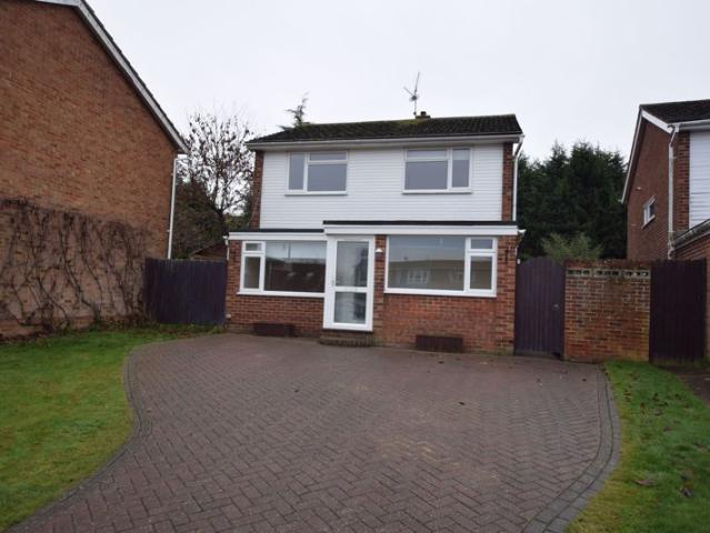 16 Mynn Crescent, Bearsted ME14, 4 bed detached house to rent, £2,100 pcm | PrimeLocation