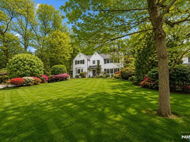 16 N Brae Court