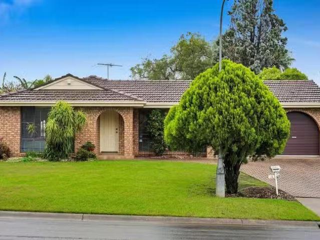 16 Namatjira Close, Eagle Vale, NSW 2558