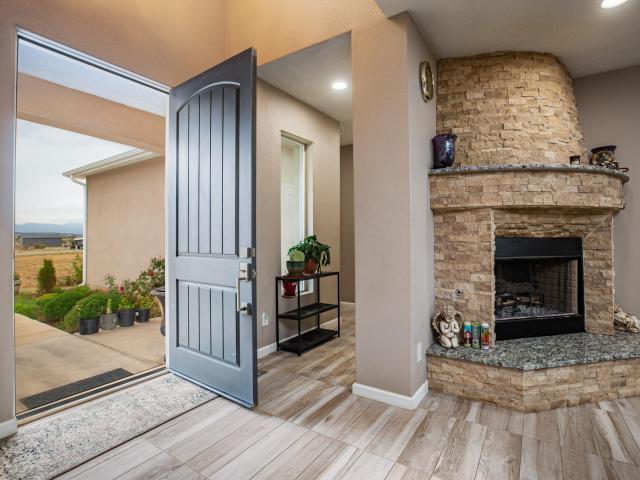 16 Northland Meadows Place