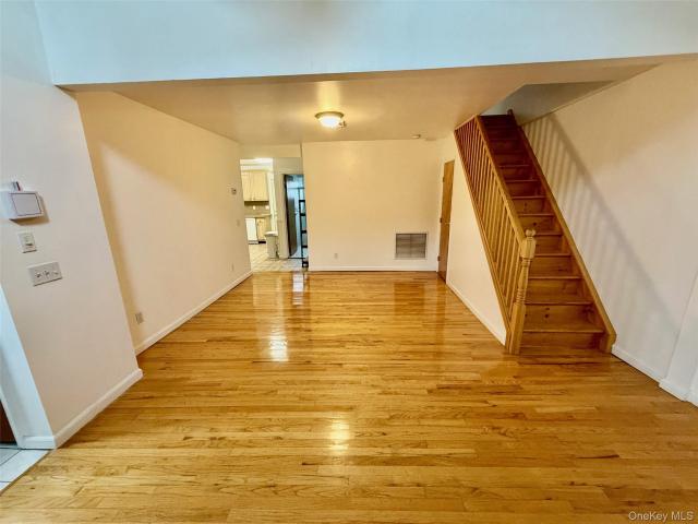 16 November Walk, Long Beach, NY 11561 | MLS #1000