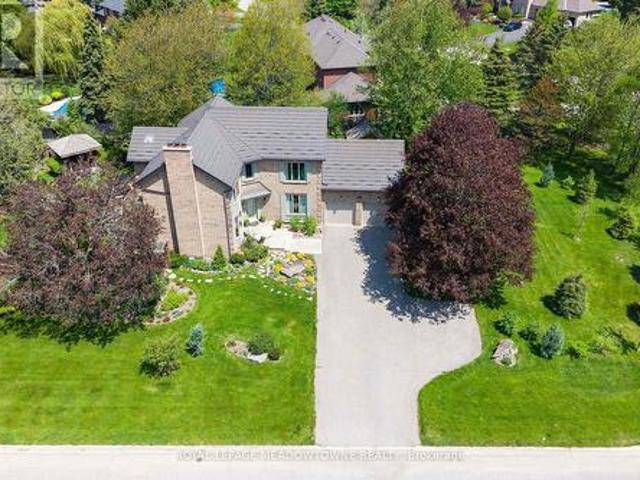 16 Oak Ridge Drive, Halton Hills, ON, L7G 5G6 house for sale | Listing ID W13051 | Royal LePage