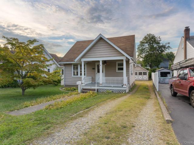 16 Oak Ter, Suffern, NY 10901 | MLS #1011