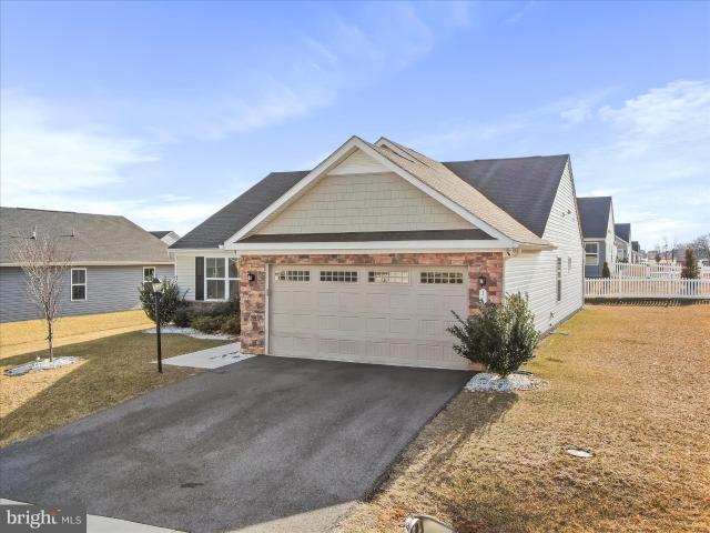 16 Opulent Ct, Hedgesville, WV 25427 | MLS #WVBE2052